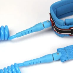 LEASH DE SUP HOWZIT COIL BLEU 9' -Kayak Libre Magasin leash de sup howzit coil bleu 9 1 3